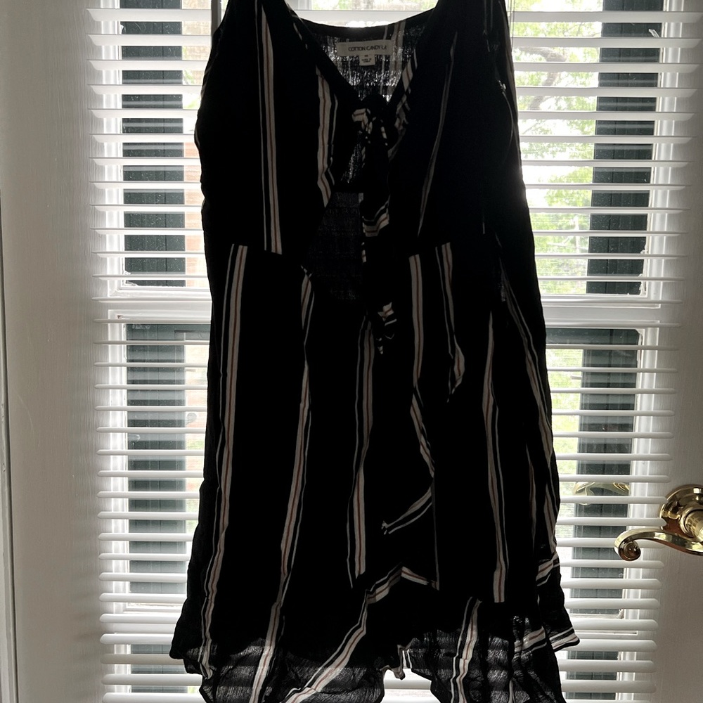 Flowy sundress with small cutout in middle